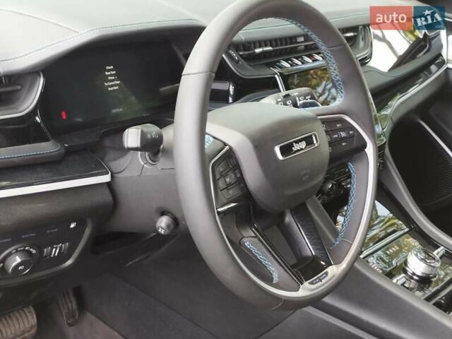 Білий Джип Grand Cherokee, об'ємом двигуна 2 л та пробігом 32 тис. км за 49999 $, фото 14 на Automoto.ua