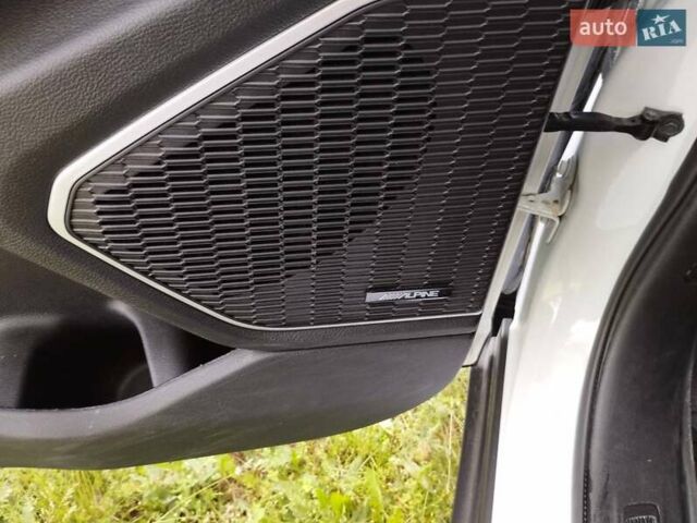 Білий Джип Grand Cherokee, об'ємом двигуна 2 л та пробігом 32 тис. км за 49999 $, фото 18 на Automoto.ua