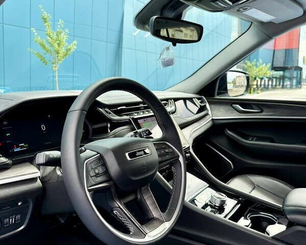 Білий Джип Grand Cherokee, об'ємом двигуна 2 л та пробігом 28 тис. км за 45000 $, фото 13 на Automoto.ua