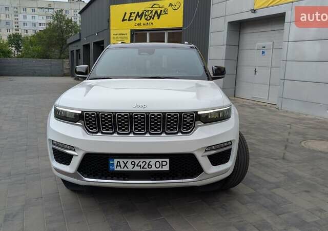 Білий Джип Grand Cherokee, об'ємом двигуна 3.6 л та пробігом 30 тис. км за 51000 $, фото 2 на Automoto.ua