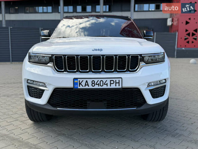 Білий Джип Grand Cherokee, об'ємом двигуна 3.6 л та пробігом 63 тис. км за 39500 $, фото 1 на Automoto.ua