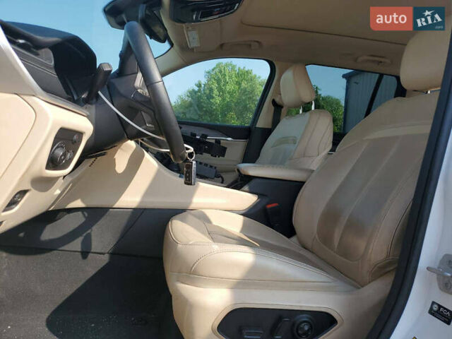 Белый Джип Гранд Чероки, объемом двигателя 0 л и пробегом 69 тыс. км за 25200 $, фото 6 на Automoto.ua