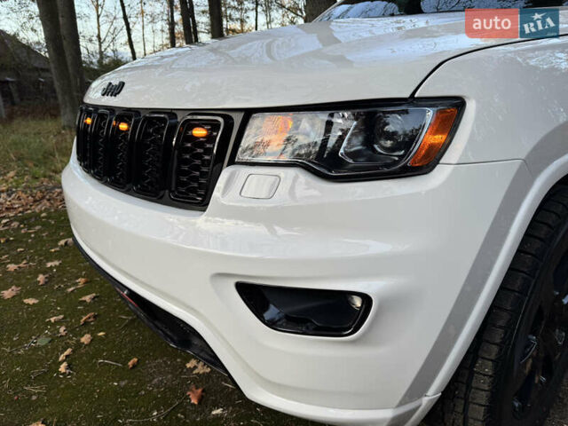 Білий Джип Grand Cherokee, об'ємом двигуна 3.6 л та пробігом 38 тис. км за 32000 $, фото 6 на Automoto.ua