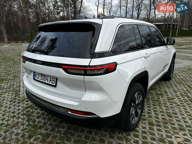 Білий Джип Grand Cherokee, об'ємом двигуна 2 л та пробігом 39 тис. км за 45500 $, фото 3 на Automoto.ua