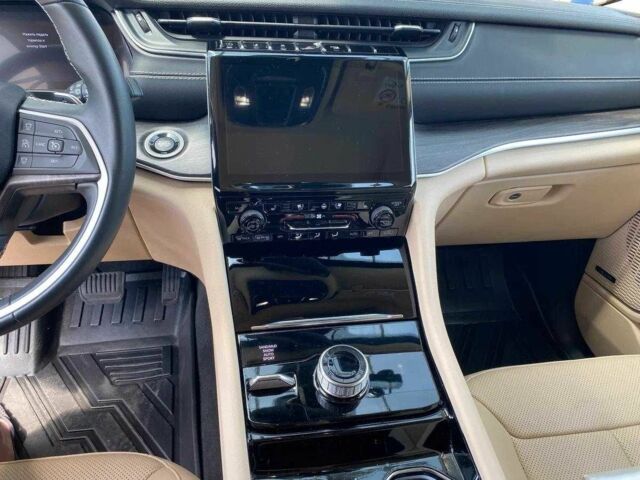 Білий Джип Grand Cherokee, об'ємом двигуна 0 л та пробігом 34 тис. км за 14600 $, фото 6 на Automoto.ua