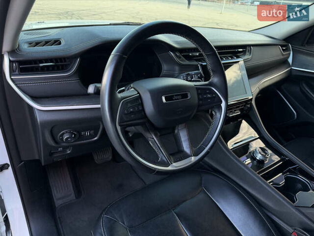 Білий Джип Grand Cherokee, об'ємом двигуна 3.6 л та пробігом 63 тис. км за 39500 $, фото 10 на Automoto.ua