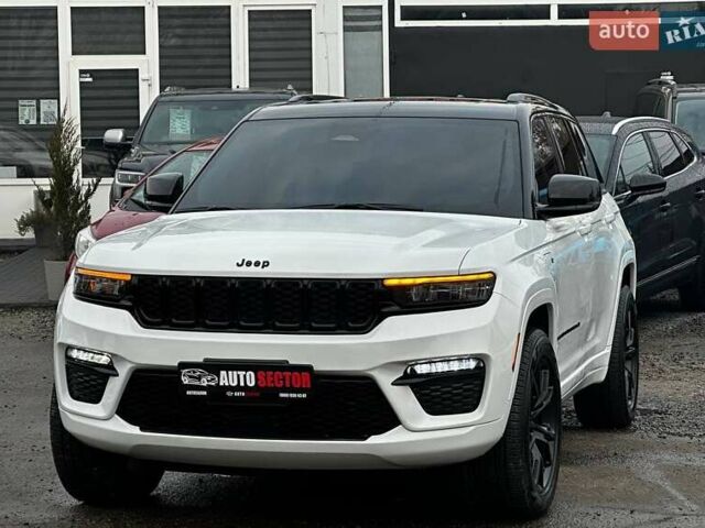 Білий Джип Grand Cherokee, об'ємом двигуна 2 л та пробігом 44 тис. км за 49500 $, фото 3 на Automoto.ua