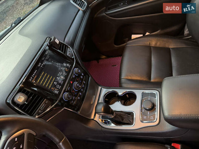 Білий Джип Grand Cherokee, об'ємом двигуна 3.6 л та пробігом 38 тис. км за 32000 $, фото 17 на Automoto.ua