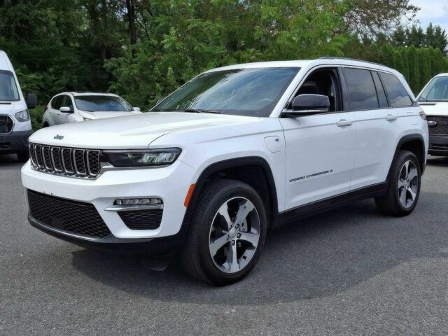 Білий Джип Grand Cherokee, об'ємом двигуна 2 л та пробігом 27 тис. км за 18200 $, фото 2 на Automoto.ua