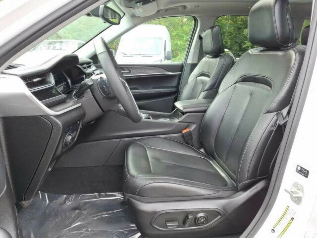 Білий Джип Grand Cherokee, об'ємом двигуна 2 л та пробігом 27 тис. км за 18200 $, фото 7 на Automoto.ua