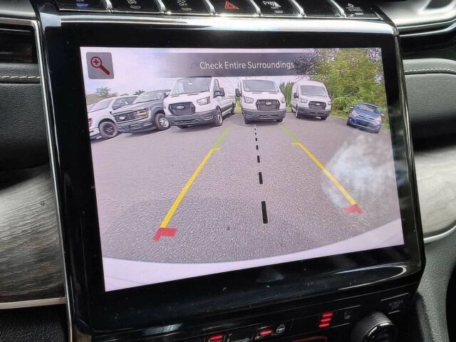 Білий Джип Grand Cherokee, об'ємом двигуна 2 л та пробігом 27 тис. км за 18200 $, фото 9 на Automoto.ua