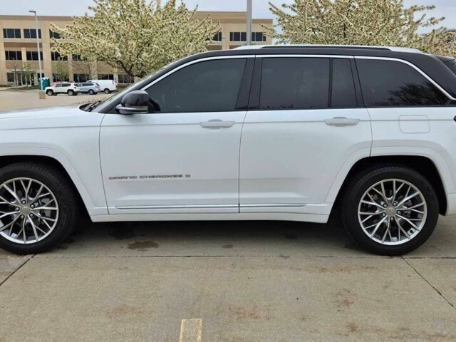 Білий Джип Grand Cherokee, об'ємом двигуна 3.6 л та пробігом 13 тис. км за 27200 $, фото 3 на Automoto.ua