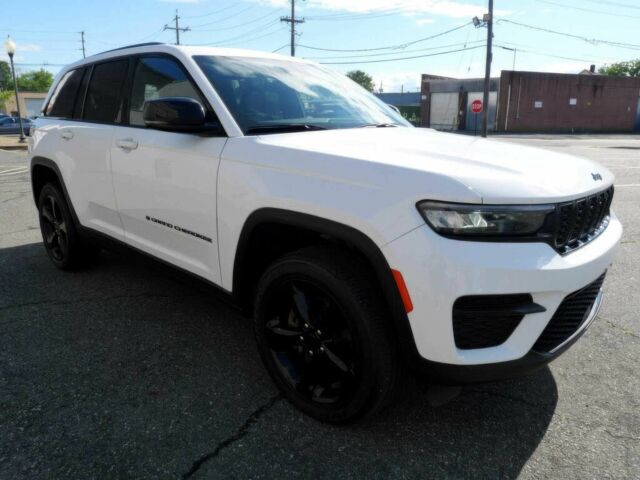 Белый Джип Гранд Чероки, объемом двигателя 3.6 л и пробегом 18 тыс. км за 6500 $, фото 2 на Automoto.ua