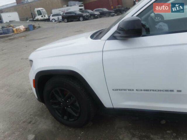 Белый Джип Гранд Чероки, объемом двигателя 3.6 л и пробегом 49 тыс. км за 27000 $, фото 35 на Automoto.ua