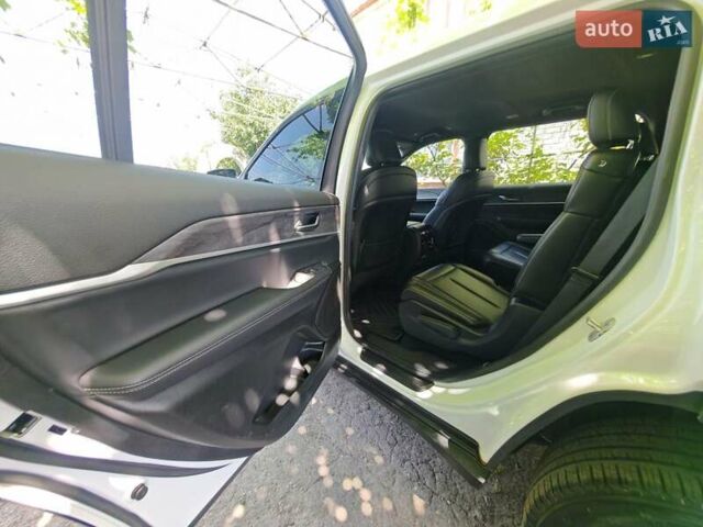 Белый Джип Гранд Чероки, объемом двигателя 3.6 л и пробегом 13 тыс. км за 53000 $, фото 17 на Automoto.ua