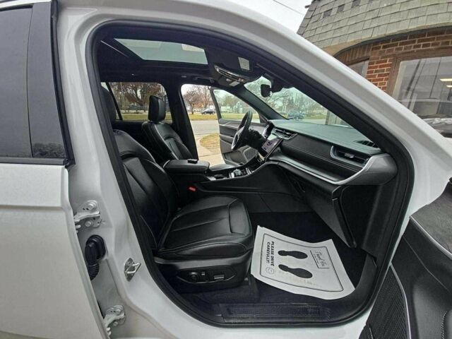 Білий Джип Grand Cherokee, об'ємом двигуна 0 л та пробігом 40 тис. км за 40000 $, фото 4 на Automoto.ua