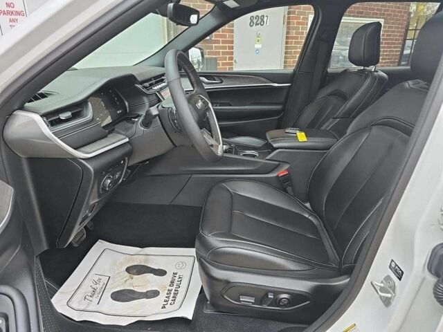 Білий Джип Grand Cherokee, об'ємом двигуна 0 л та пробігом 40 тис. км за 40000 $, фото 8 на Automoto.ua