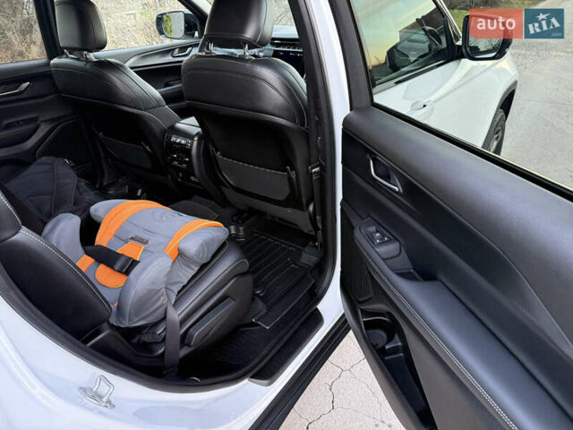 Білий Джип Grand Cherokee, об'ємом двигуна 3.6 л та пробігом 2 тис. км за 52999 $, фото 3 на Automoto.ua