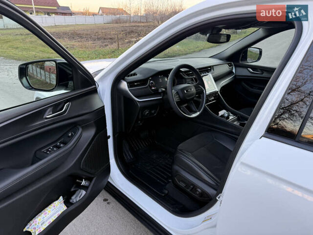 Білий Джип Grand Cherokee, об'ємом двигуна 3.6 л та пробігом 2 тис. км за 52999 $, фото 1 на Automoto.ua