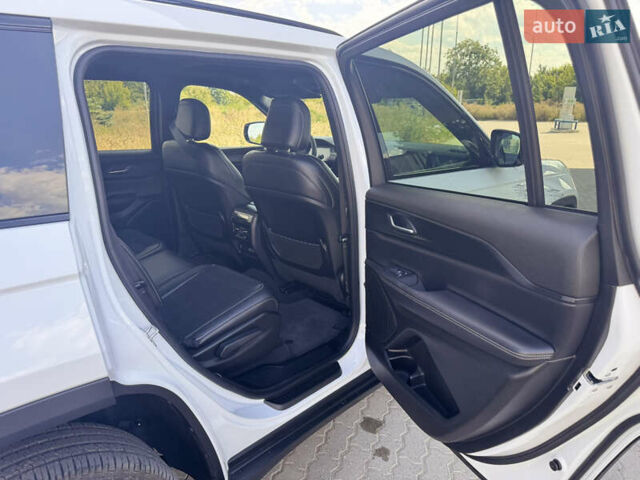 Білий Джип Grand Cherokee, об'ємом двигуна 3.6 л та пробігом 1 тис. км за 49000 $, фото 9 на Automoto.ua
