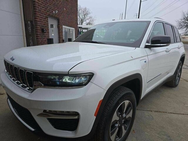 Білий Джип Grand Cherokee, об'ємом двигуна 0 л та пробігом 40 тис. км за 40000 $, фото 1 на Automoto.ua