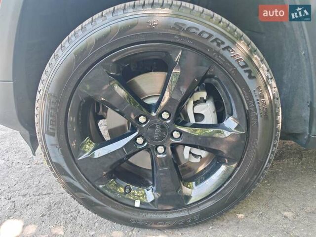 Белый Джип Гранд Чероки, объемом двигателя 3.6 л и пробегом 13 тыс. км за 53000 $, фото 31 на Automoto.ua