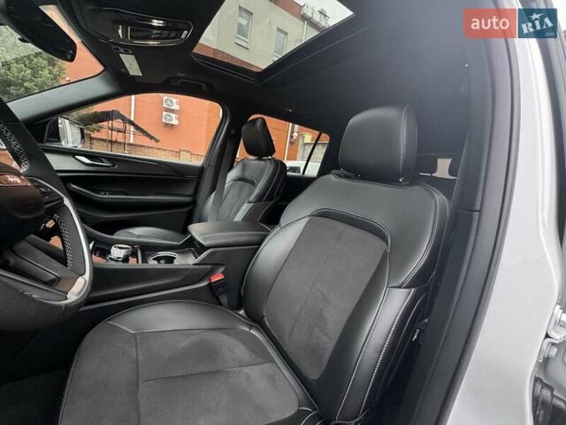 Джип Гранд Чероки 2024 в Виннице на Automoto.ua Белый Джип Гранд Чероки, объемом двигателя 3.6 л и пробегом 1 тыс. км за 47999 $, фото 24 на Automoto.ua