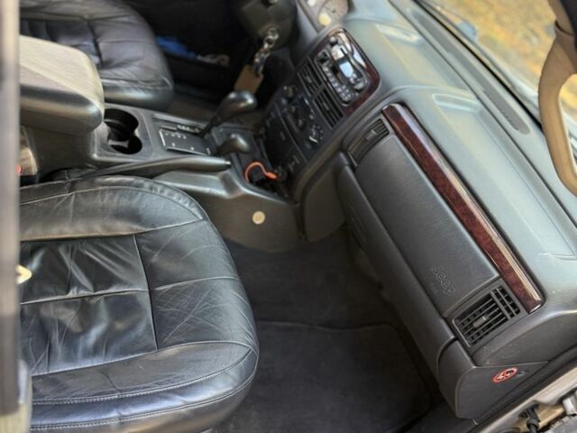 Джип Grand Cherokee 2002 у Києві на Automoto.ua Бежевий Джип Grand Cherokee, об'ємом двигуна 1.2 л та пробігом 280 тис. км за 3700 $, фото 10 на Automoto.ua
