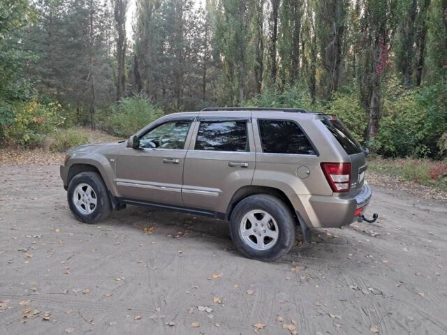 Бежевий Джип Grand Cherokee, об'ємом двигуна 3 л та пробігом 252 тис. км за 11042 $, фото 3 на Automoto.ua