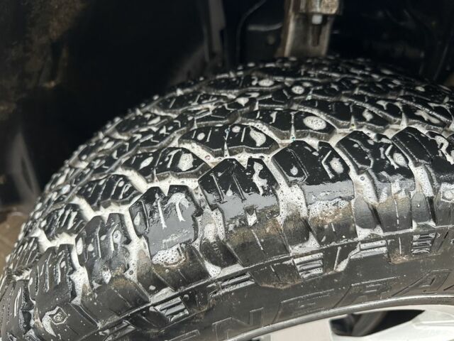 Бежевый Джип Гранд Чероки, объемом двигателя 0 л и пробегом 242 тыс. км за 6154 $, фото 4 на Automoto.ua