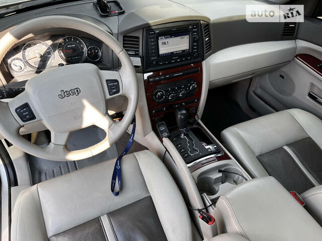 Бежевий Джип Grand Cherokee, об'ємом двигуна 3 л та пробігом 296 тис. км за 11000 $, фото 34 на Automoto.ua