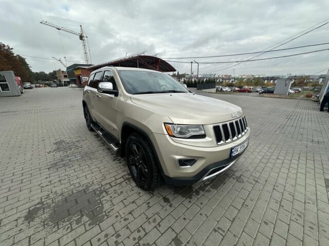 Джип Grand Cherokee 2013 у Рівному на Automoto.ua Бежевий Джип Grand Cherokee, об'ємом двигуна 3 л та пробігом 157 тис. км за 524 $, фото 1 на Automoto.ua
