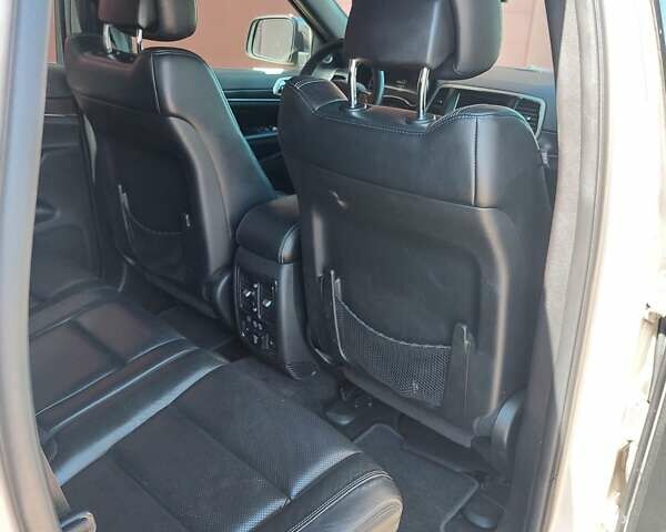 Бежевий Джип Grand Cherokee, об'ємом двигуна 3 л та пробігом 157 тис. км за 19500 $, фото 3 на Automoto.ua