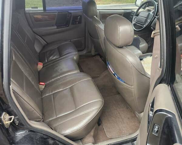 Чорний Джип Grand Cherokee, об'ємом двигуна 5.2 л та пробігом 350 тис. км за 5000 $, фото 9 на Automoto.ua