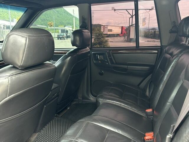 Черный Джип Гранд Чероки, объемом двигателя 5.2 л и пробегом 300 тыс. км за 7500 $, фото 3 на Automoto.ua