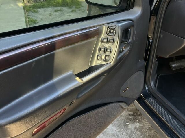 Чорний Джип Grand Cherokee, об'ємом двигуна 4 л та пробігом 277 тис. км за 3400 $, фото 19 на Automoto.ua