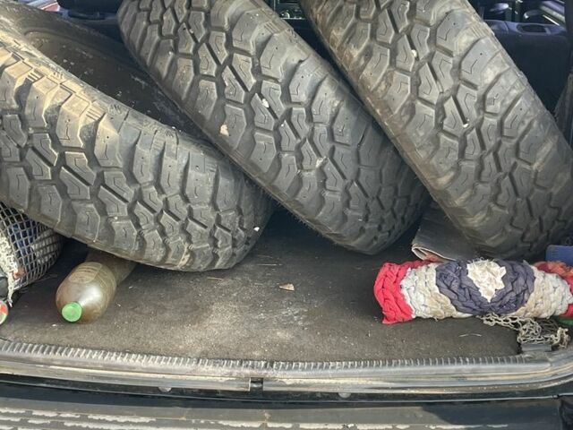 Черный Джип Гранд Чероки, объемом двигателя 3.1 л и пробегом 280 тыс. км за 3000 $, фото 10 на Automoto.ua