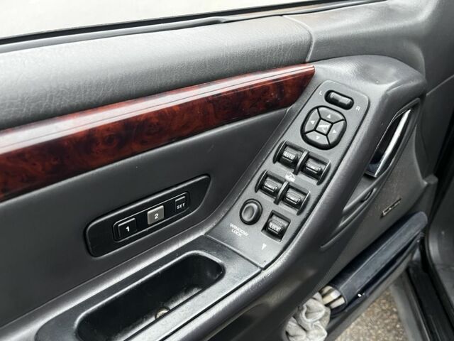 Черный Джип Гранд Чероки, объемом двигателя 3.1 л и пробегом 430 тыс. км за 3500 $, фото 14 на Automoto.ua