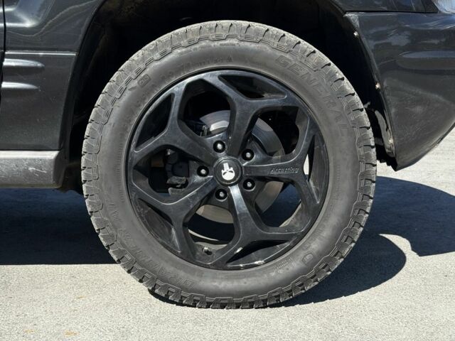 Черный Джип Гранд Чероки, объемом двигателя 4.7 л и пробегом 350 тыс. км за 11000 $, фото 9 на Automoto.ua