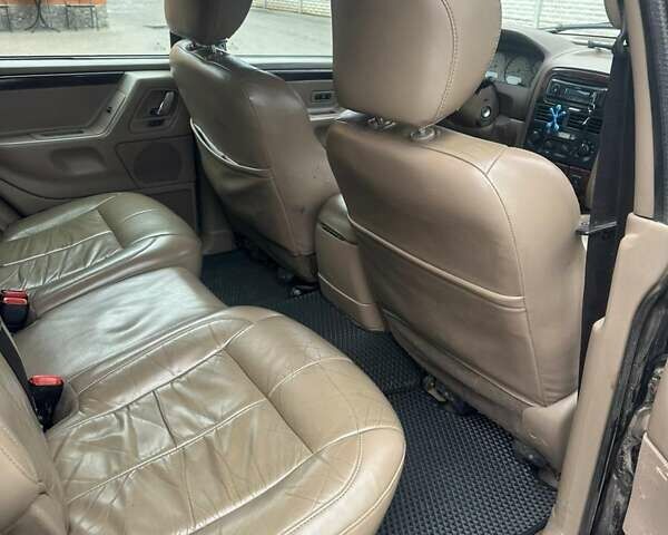 Чорний Джип Grand Cherokee, об'ємом двигуна 2.69 л та пробігом 409 тис. км за 6750 $, фото 4 на Automoto.ua