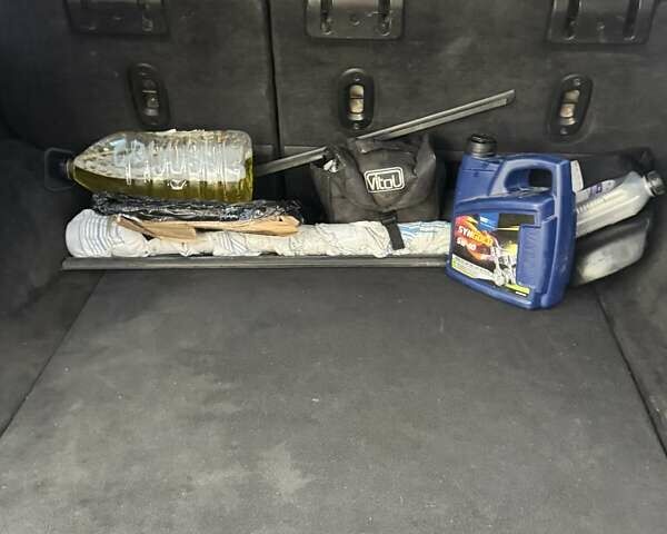 Черный Джип Гранд Чероки, объемом двигателя 2.69 л и пробегом 373 тыс. км за 5800 $, фото 8 на Automoto.ua