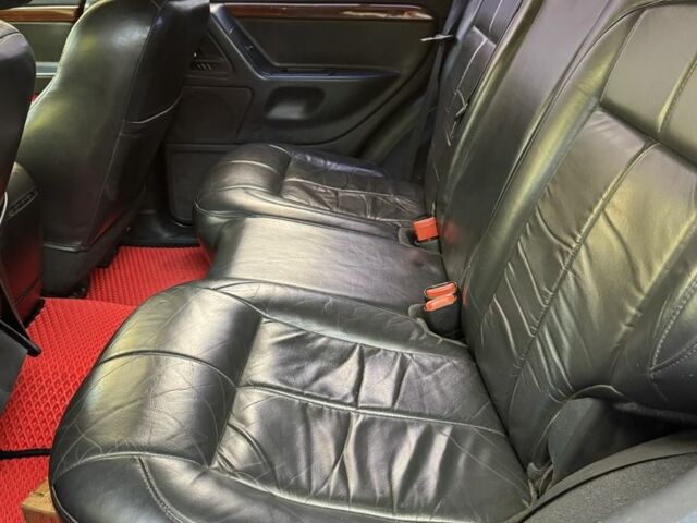 Джип Grand Cherokee 2002 у Києві на Automoto.ua Чорний Джип Grand Cherokee, об'ємом двигуна 0 л та пробігом 200 тис. км за 2599 $, фото 6 на Automoto.ua