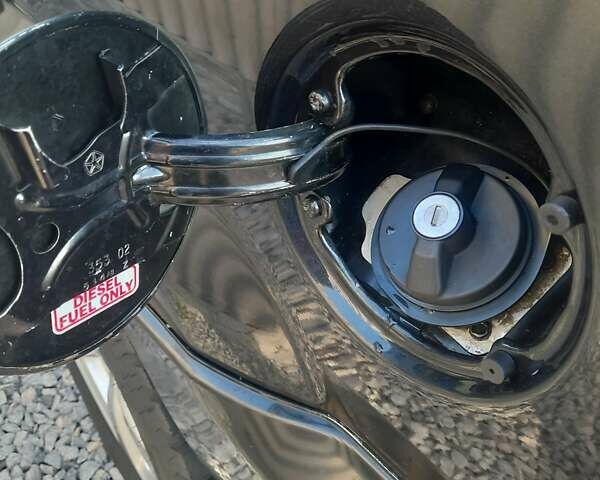 Черный Джип Гранд Чероки, объемом двигателя 2.69 л и пробегом 240 тыс. км за 9000 $, фото 3 на Automoto.ua