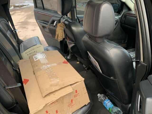 Черный Джип Гранд Чероки, объемом двигателя 2.7 л и пробегом 240 тыс. км за 5500 $, фото 9 на Automoto.ua