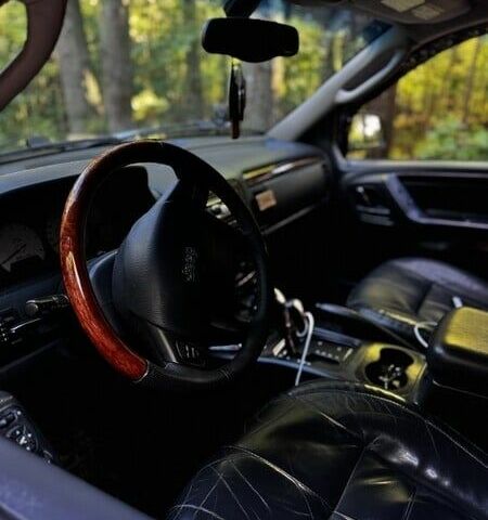 Джип Гранд Чероки 2003 в Житомире на Automoto.ua Черный Джип Гранд Чероки, объемом двигателя 0 л и пробегом 271 тыс. км за 3000 $, фото 7 на Automoto.ua