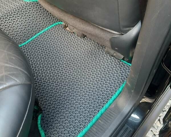 Черный Джип Гранд Чероки, объемом двигателя 2.69 л и пробегом 240 тыс. км за 9000 $, фото 13 на Automoto.ua