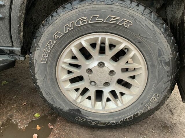 Черный Джип Гранд Чероки, объемом двигателя 2.7 л и пробегом 240 тыс. км за 5500 $, фото 11 на Automoto.ua