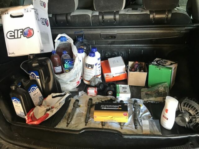 Черный Джип Гранд Чероки, объемом двигателя 2.7 л и пробегом 156 тыс. км за 6000 $, фото 9 на Automoto.ua