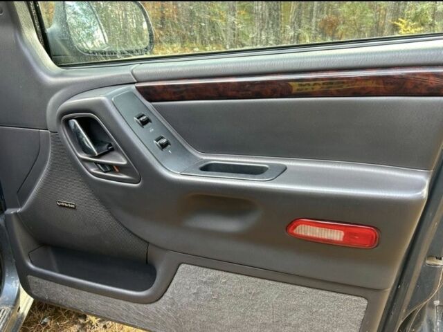 Чорний Джип Grand Cherokee, об'ємом двигуна 2.7 л та пробігом 231 тис. км за 3019 $, фото 5 на Automoto.ua