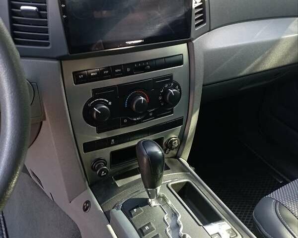 Чорний Джип Grand Cherokee, об'ємом двигуна 2.99 л та пробігом 271 тис. км за 12000 $, фото 12 на Automoto.ua